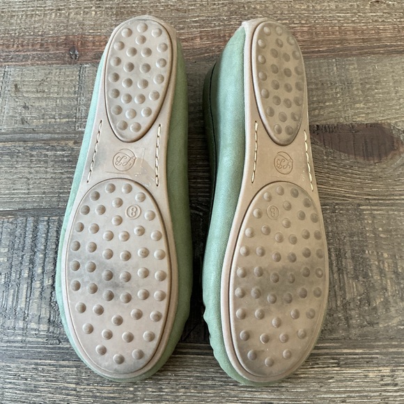 Lucky Brand Olive Green Moccasins with Peace and Heart Charms Size 8 - Picture 8 of 8